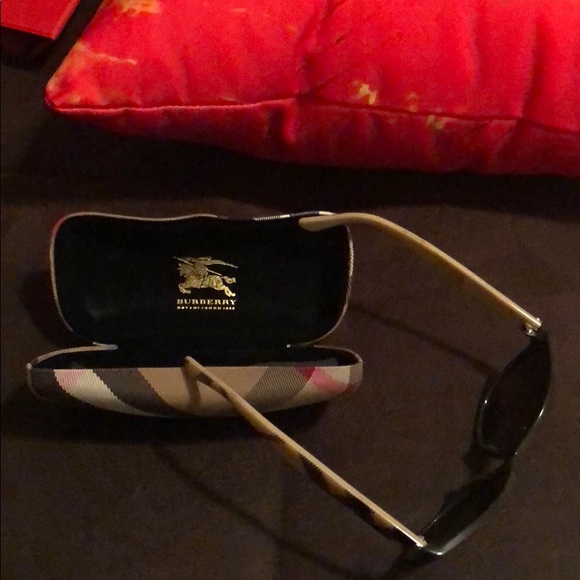 Burberry Sunglasses - Picture 2 of 8
